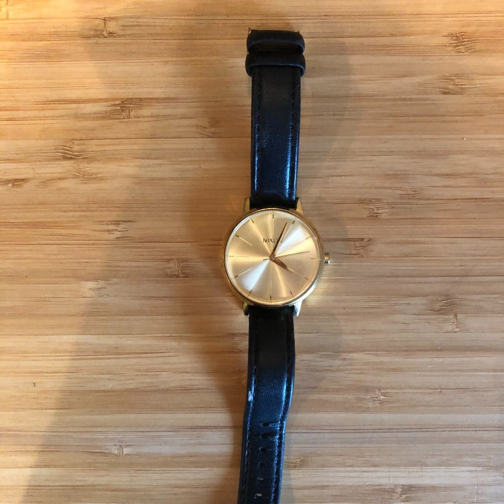 Nixon Movin Out The Kensington watch